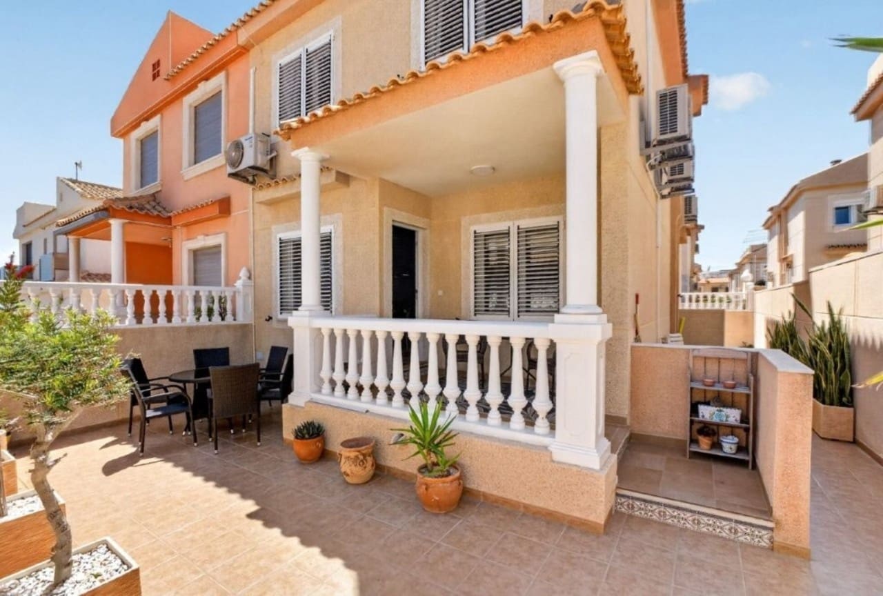 3 chambre Maison de Ville à vendre à Torrevieja - 395 000 € (Ref: 9849140)
