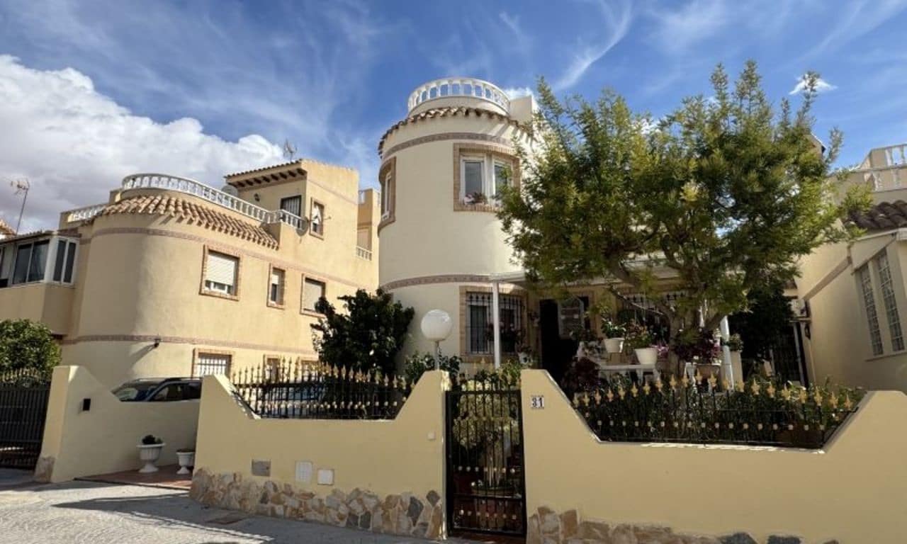 3 soverom Villa til salgs i Orihuela Costa - € 224 995 (Ref: 9851013)