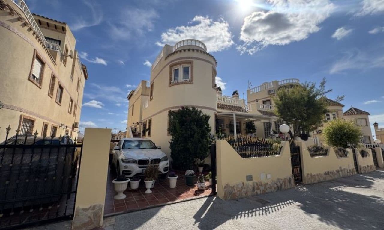 3 soverom Villa til salgs i Orihuela Costa - € 224 995 (Ref: 9851013)