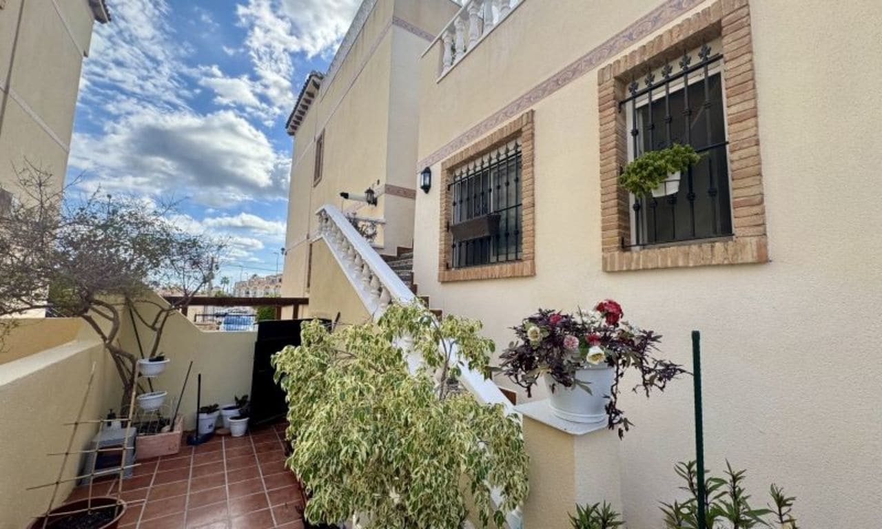 3 soverom Villa til salgs i Orihuela Costa - € 224 995 (Ref: 9851013)