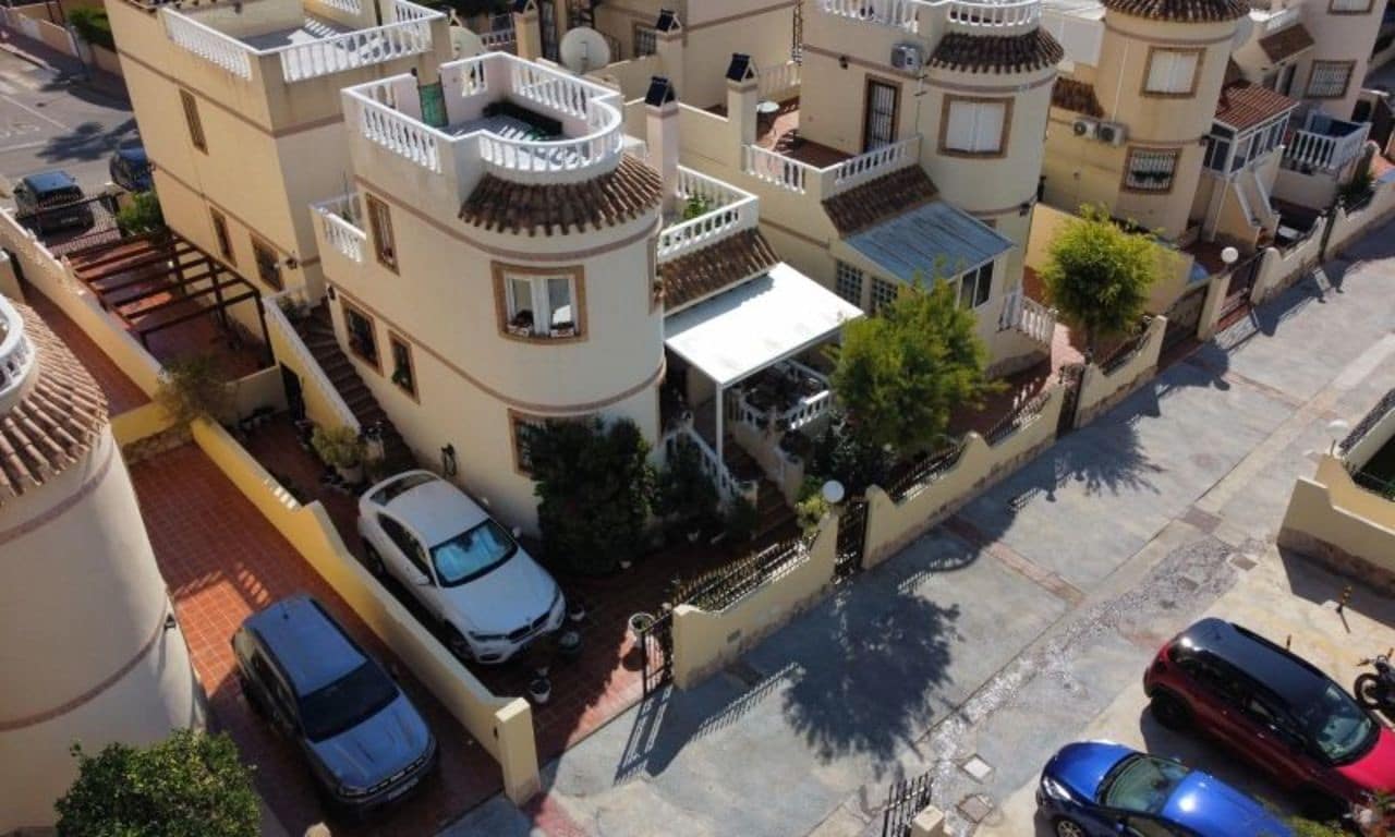 3 soverom Villa til salgs i Orihuela Costa - € 224 995 (Ref: 9851013)