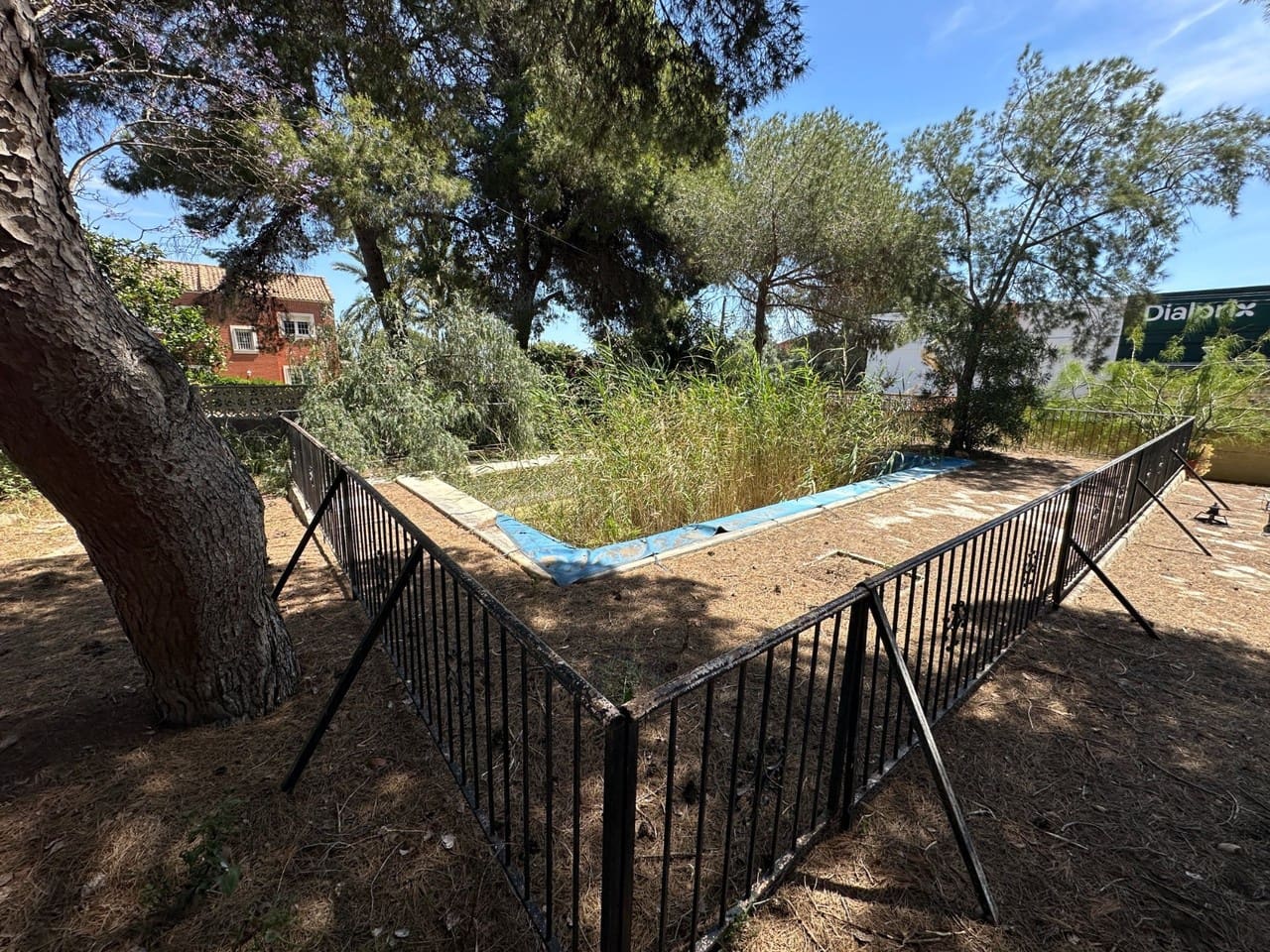 8 chambre Villa/Maison à vendre à Torrevieja - 550 000 € (Ref: 9851017)