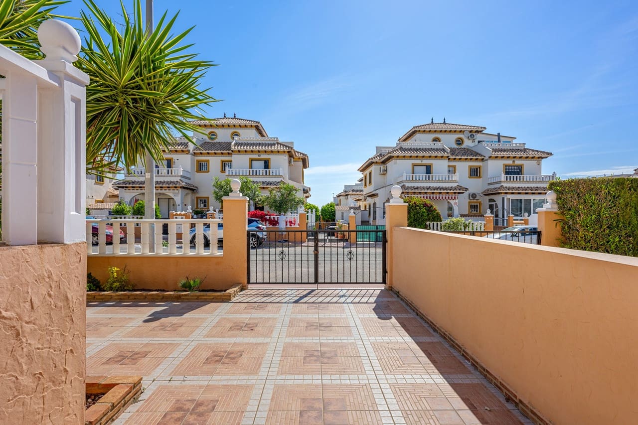 2 soveværelse Byhus til salg i Cabo Roig - € 219.000 (Ref: 9851019)