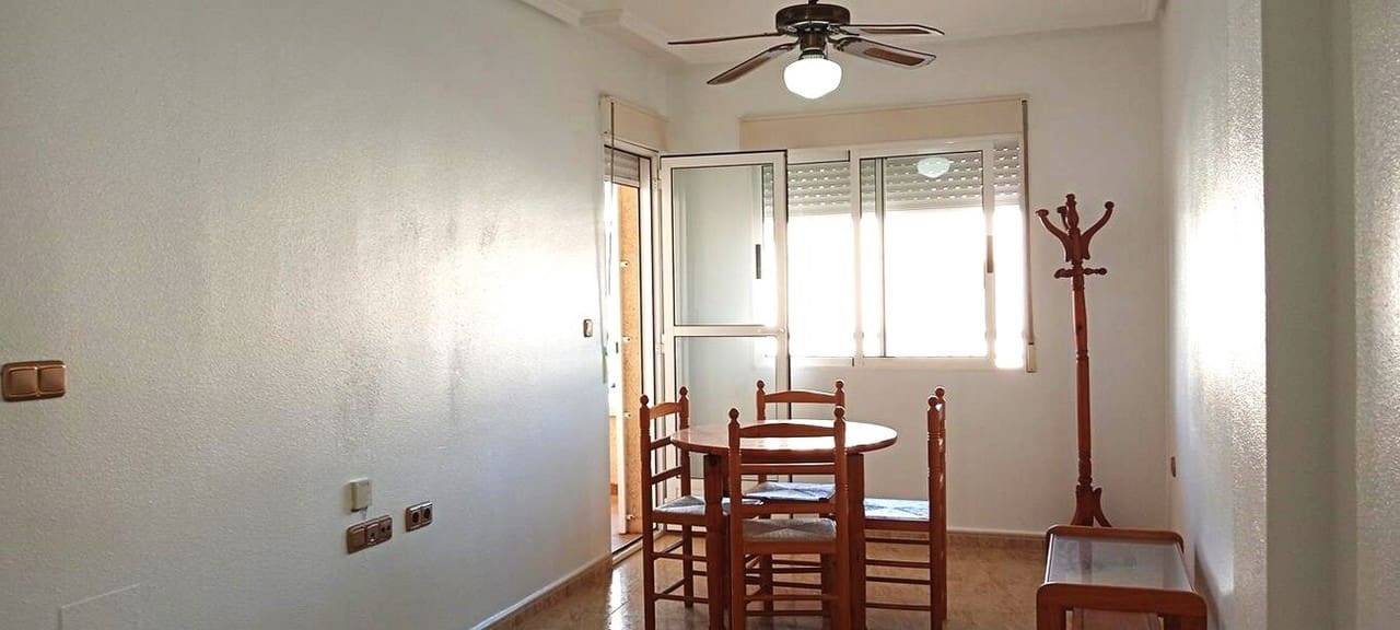 2 bedroom Apartment for sale in Los Montesinos with pool - € 125,000 (Ref: 9851020)