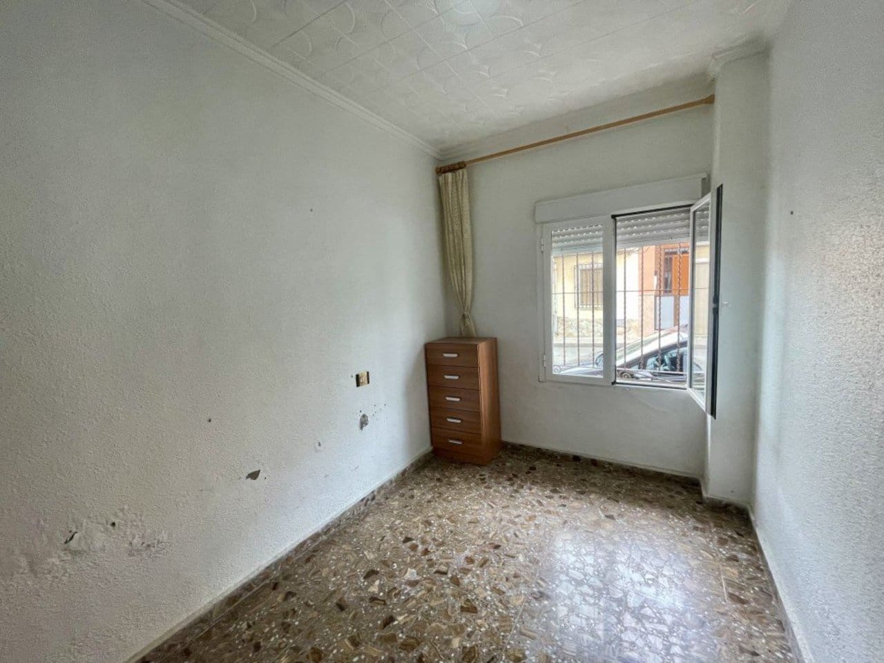4 bedroom Apartment for sale in Los Montesinos - € 129,500 (Ref: 9851021)
