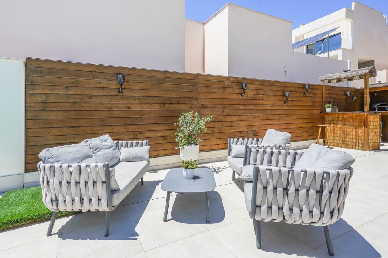 4 bedroom Villa for sale in Benijofar with pool garage - € 640,000 (Ref: 9855106)