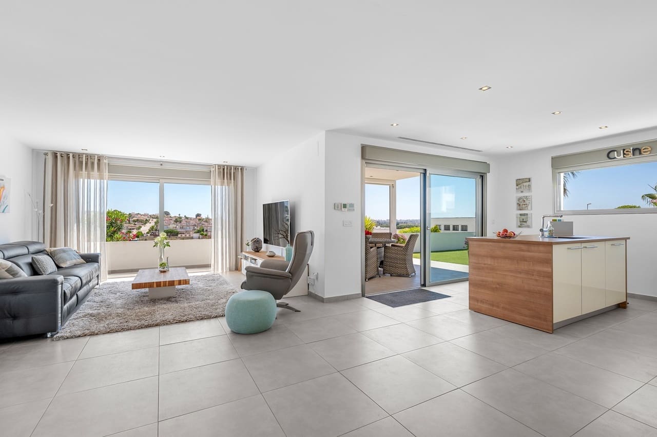 Chalet de 3 habitaciones en La Marina en venta con piscina - 595.000 € (Ref: 9855107)