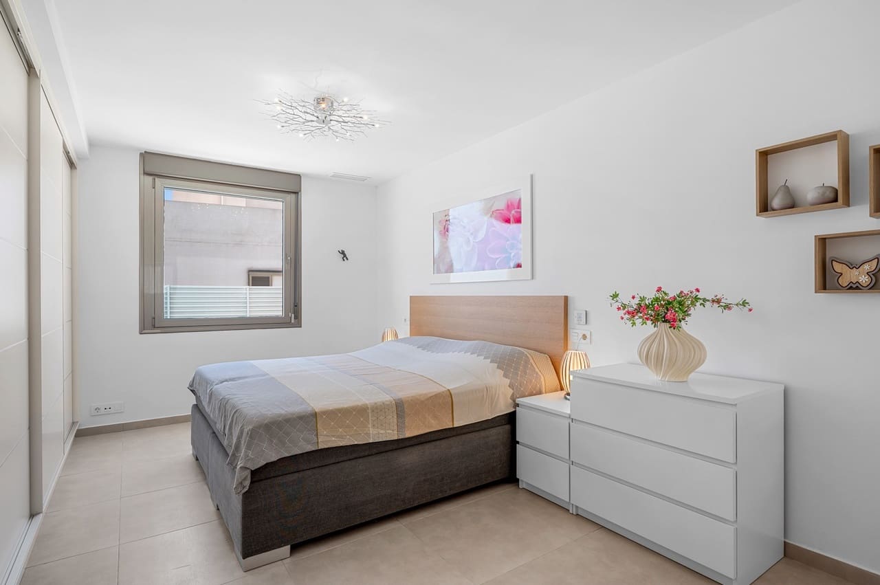 Chalet de 3 habitaciones en La Marina en venta con piscina - 595.000 € (Ref: 9855107)