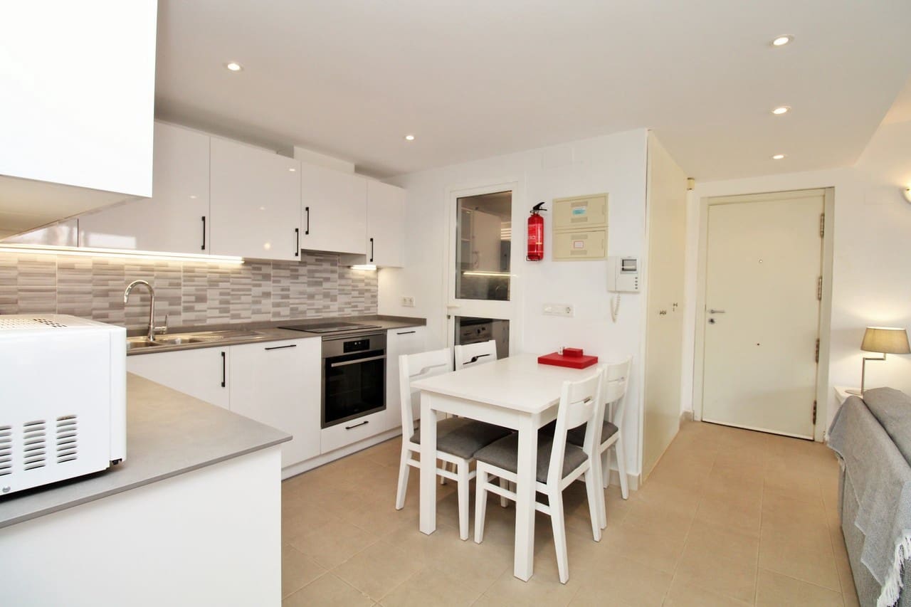 3 soveværelse Lejlighed til salg i Playa Flamenca med swimmingpool - € 225.000 (Ref: 9855109)