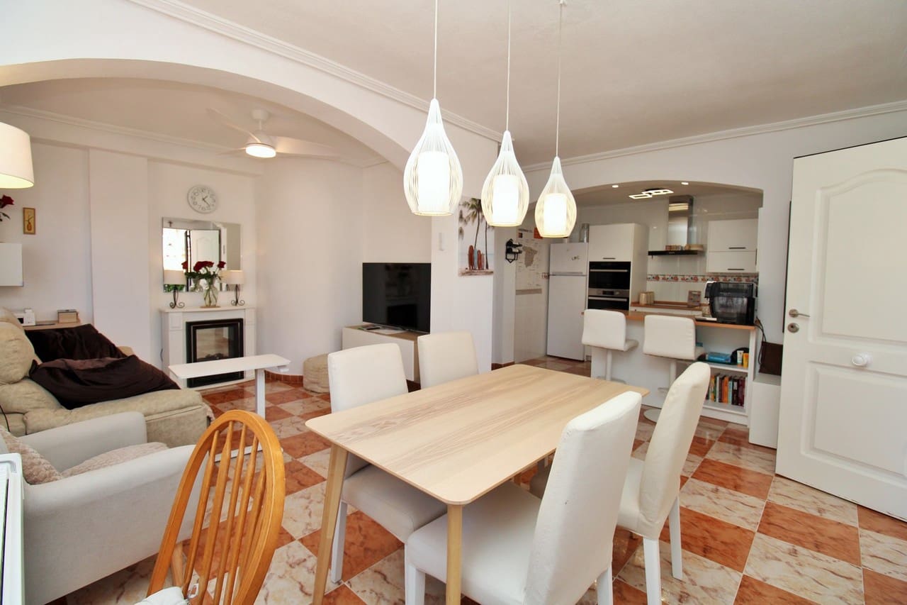 Casa de 2 habitaciones en Cabo Roig en venta con piscina - 219.900 € (Ref: 9855110)