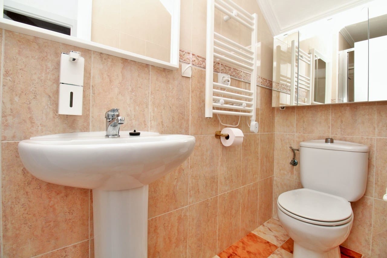 Casa de 2 habitaciones en Cabo Roig en venta con piscina - 219.900 € (Ref: 9855110)