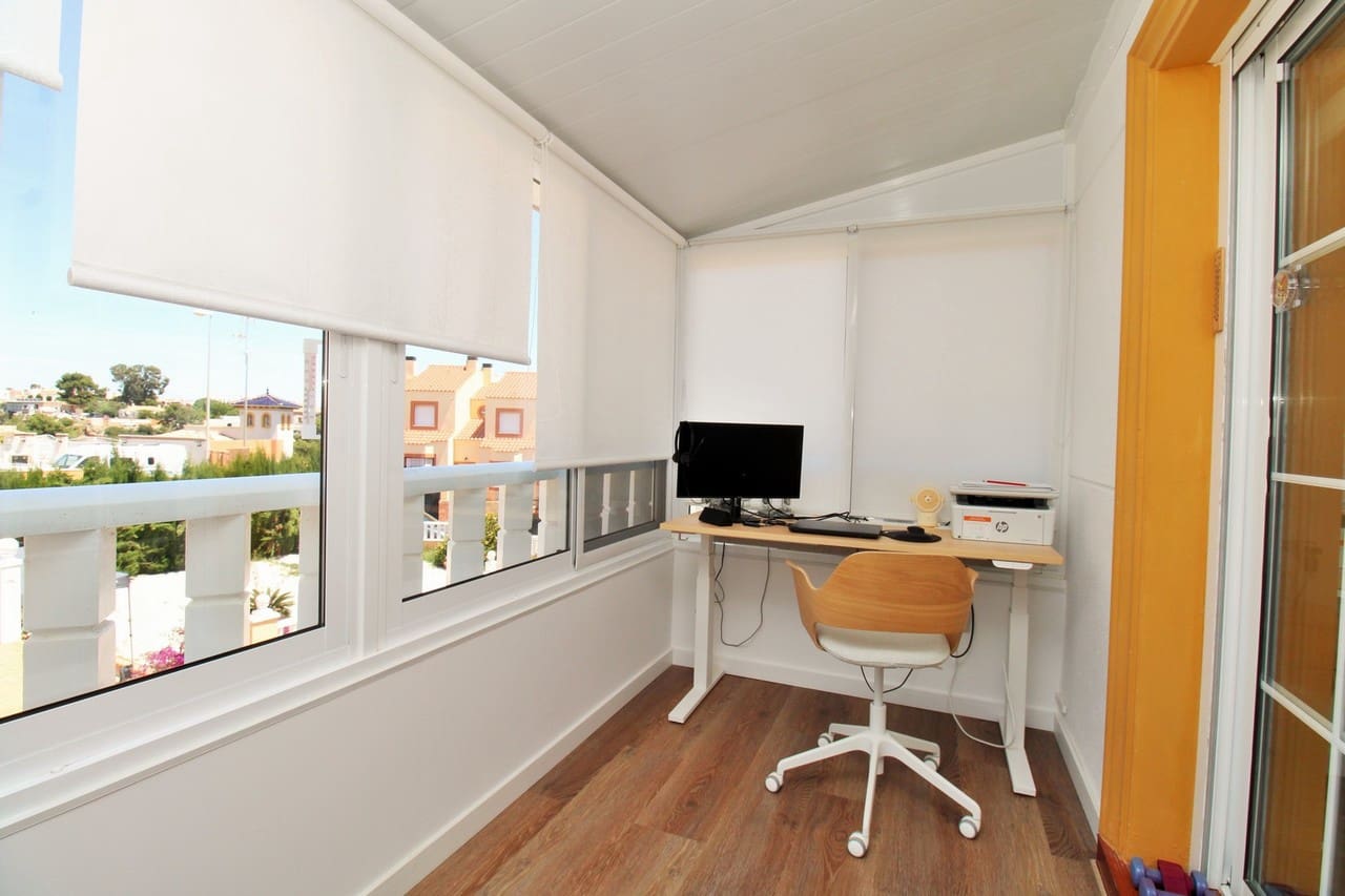 Casa de 2 habitaciones en Cabo Roig en venta con piscina - 219.900 € (Ref: 9855110)