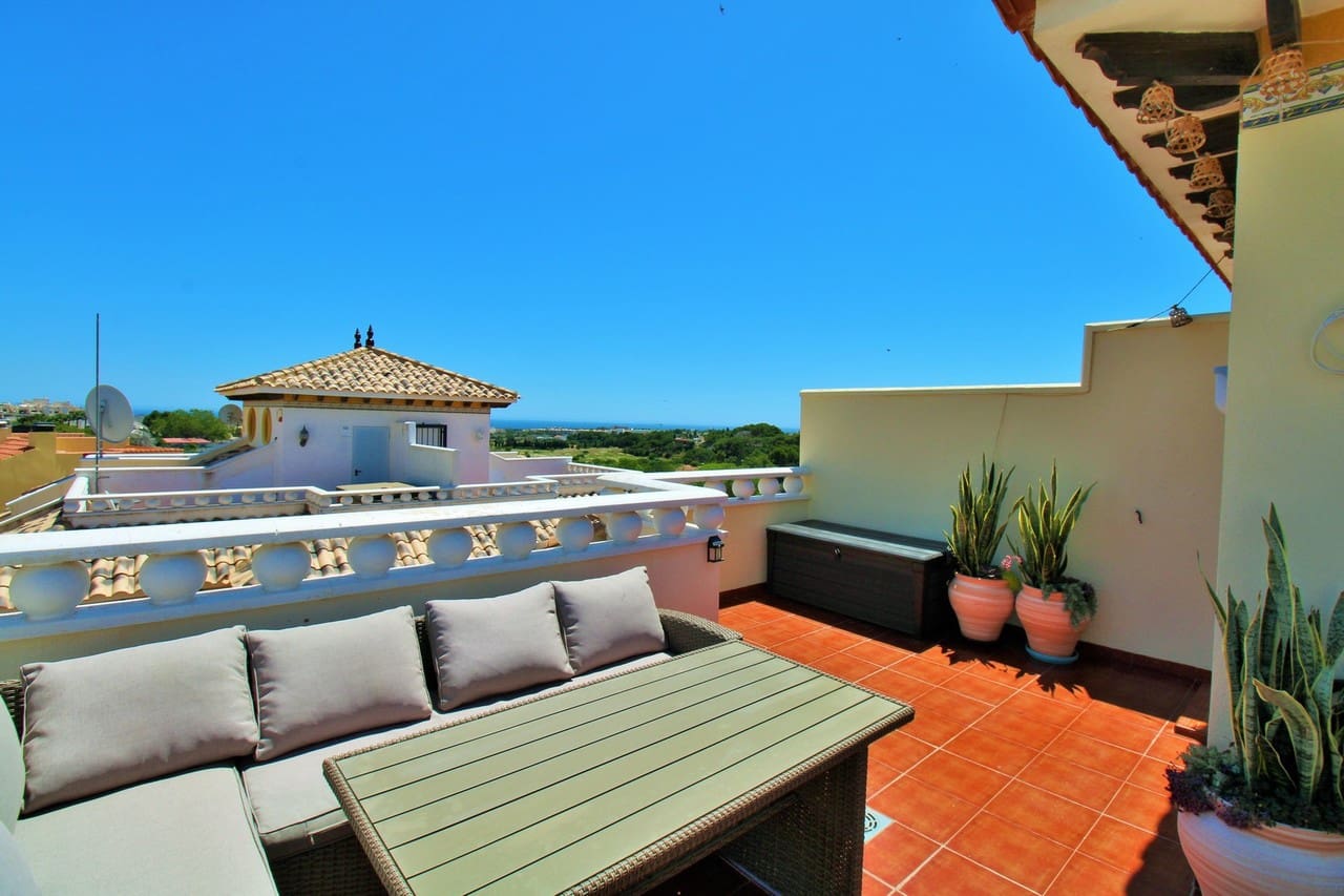 Casa de 2 habitaciones en Cabo Roig en venta con piscina - 219.900 € (Ref: 9855110)