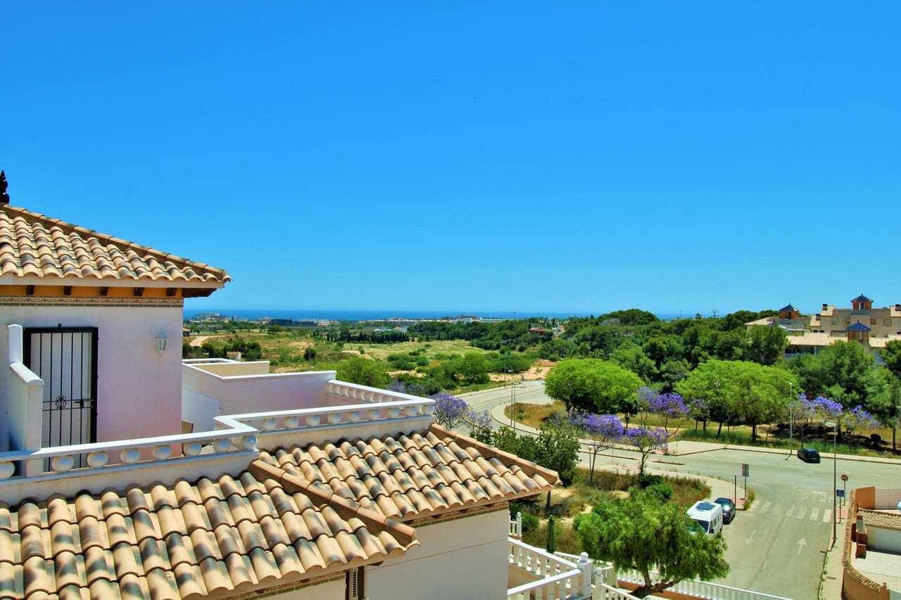 Casa de 2 habitaciones en Cabo Roig en venta con piscina - 219.900 € (Ref: 9855110)