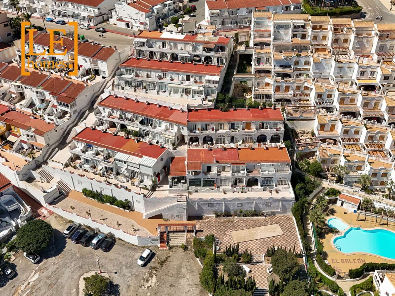 1 chambre Appartement à vendre à Torrevieja - 135 000 € (Ref: 9857540)