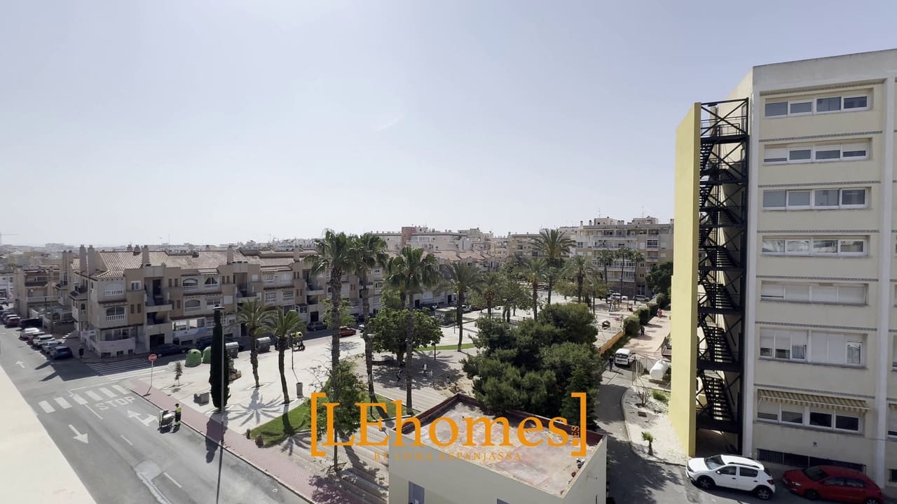 1 chambre Appartement à vendre à Torrevieja - 228 000 € (Ref: 9857543)