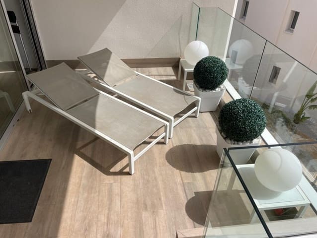 Apartamento de 2 habitaciones en Villamartin, Orihuela en venta con piscina garaje - 279.900 € (Ref: 9857544)