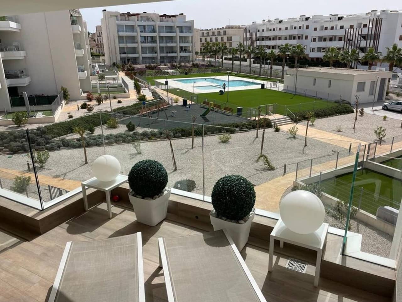 Apartamento de 2 habitaciones en Villamartin en venta con piscina garaje - 279.900 € (Ref: 9857544)