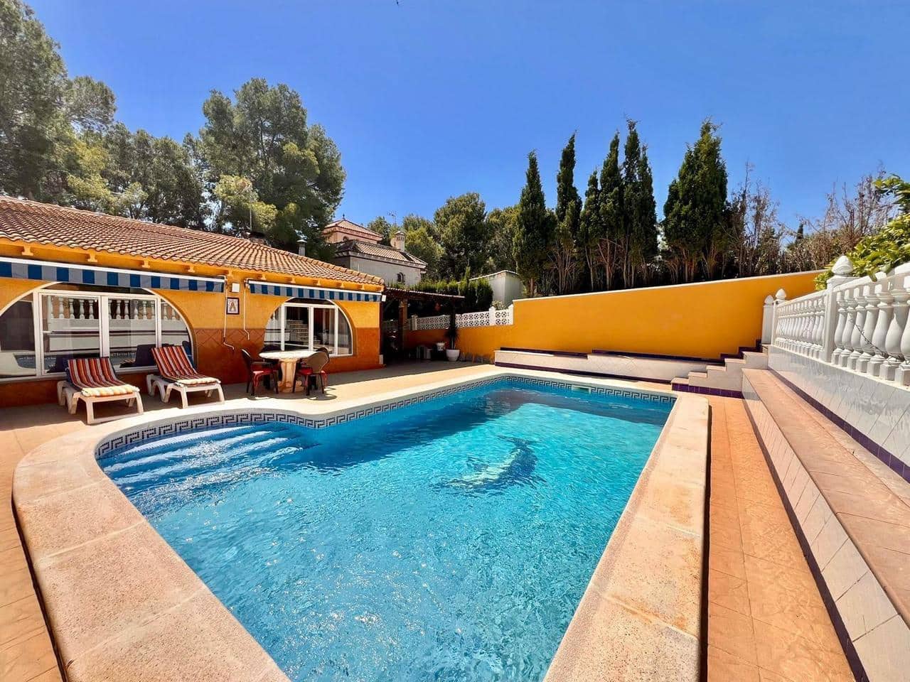 2 soverom Villa til salgs i Torrevieja med svømmebasseng - € 420 000 (Ref: 9859617)