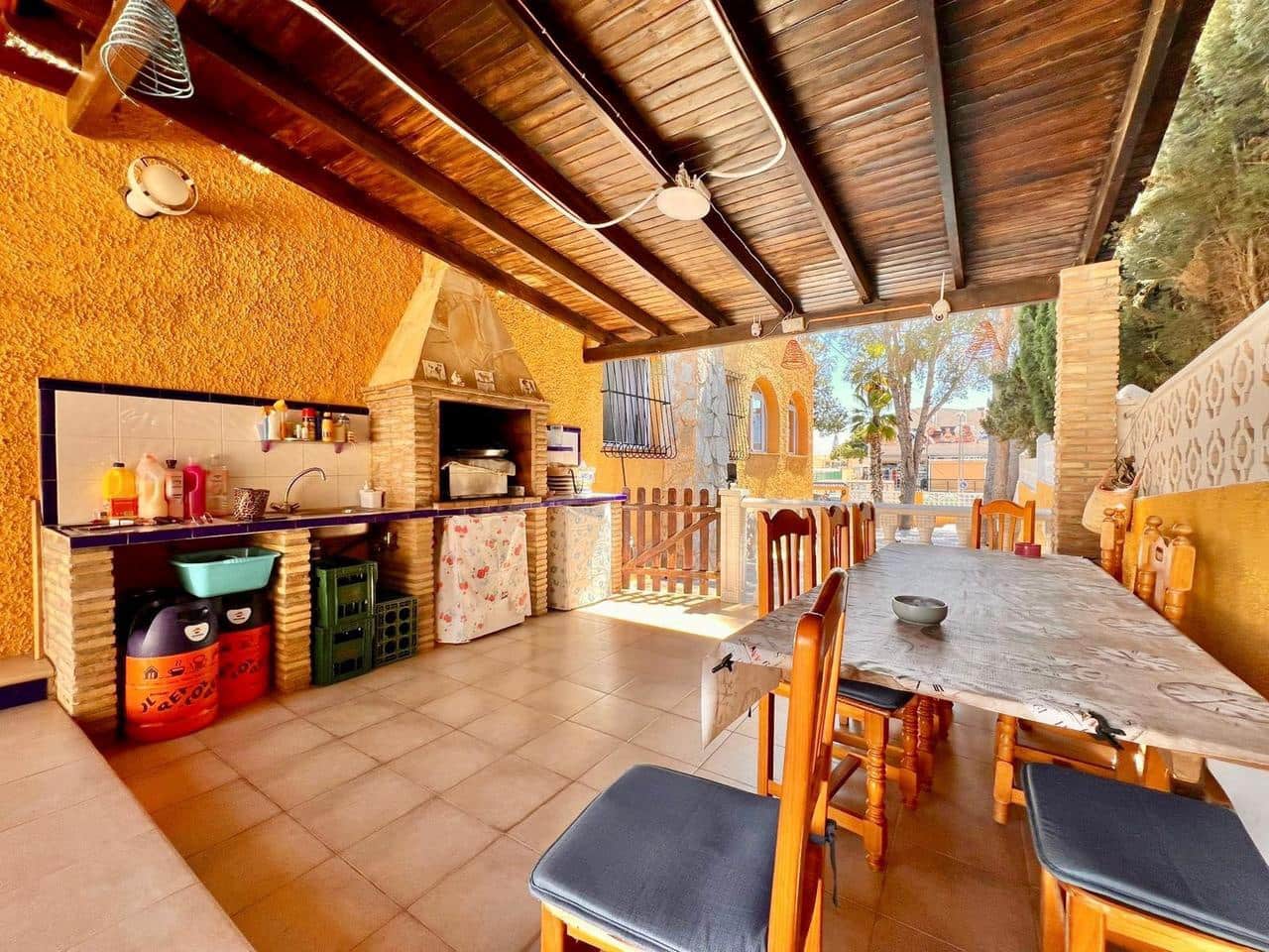2 soverom Villa til salgs i Torrevieja med svømmebasseng - € 420 000 (Ref: 9859617)