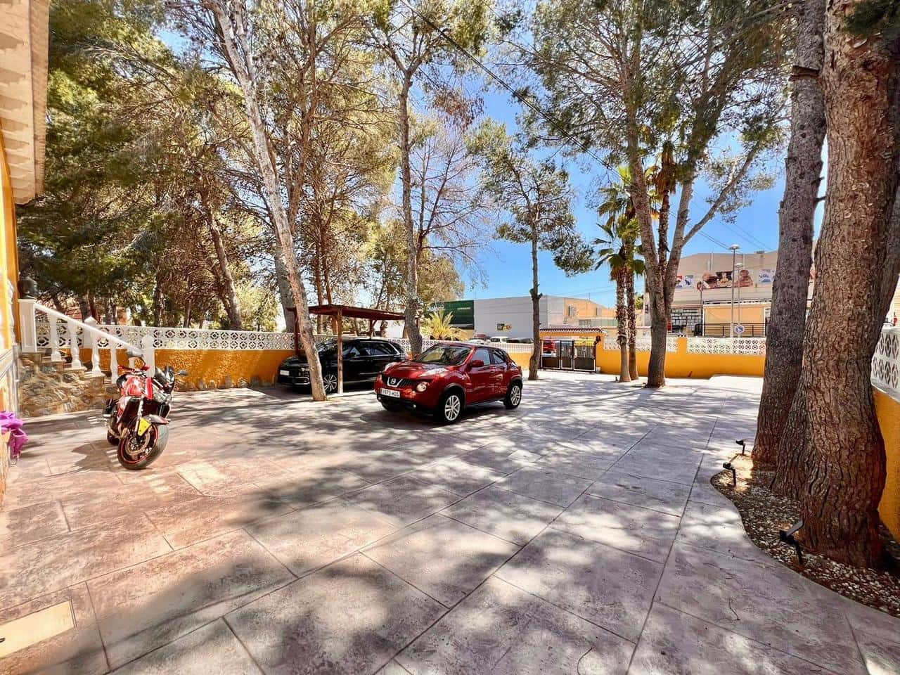2 soverom Villa til salgs i Torrevieja med svømmebasseng - € 420 000 (Ref: 9859617)
