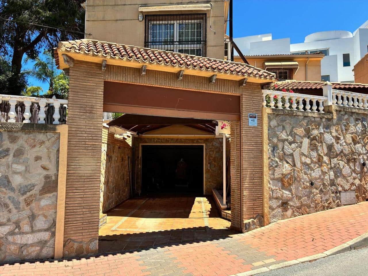 4 sypialnia Willa na sprzedaż w Los Balcones z basenem - 490 000 € (Ref: 9859619)