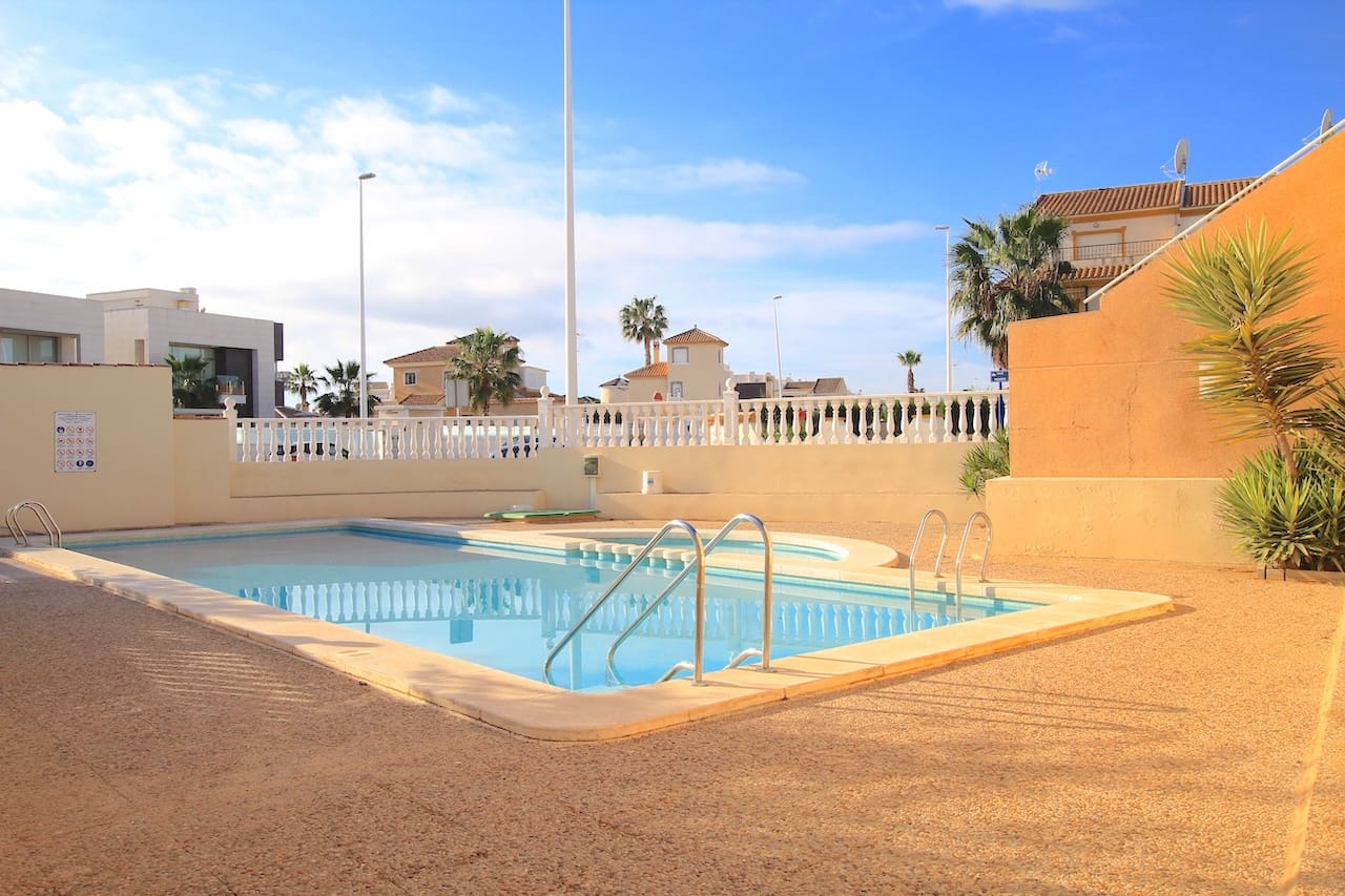 3 soveværelse Lejlighed til salg i La Zenia - € 188.500 (Ref: 9861643)