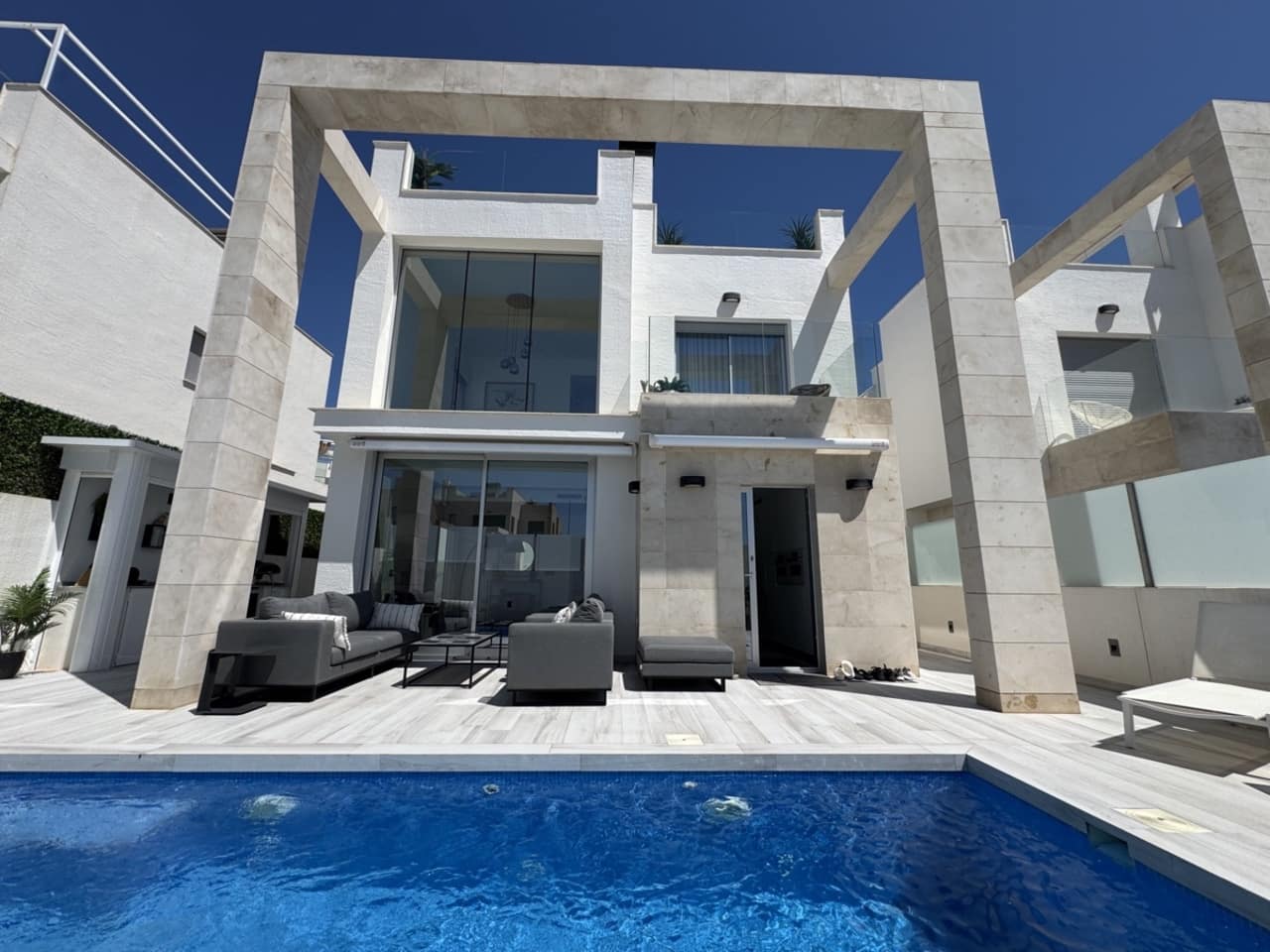 4 quarto Moradia para venda em Cabo Roig com piscina - 619 995 € (Ref: 9864745)