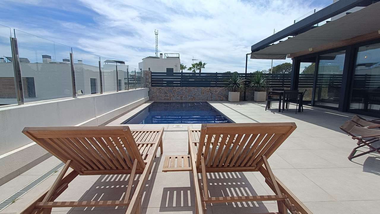 3 soveværelse Villa til salg i Algorfa - € 579.000 (Ref: 9864749)