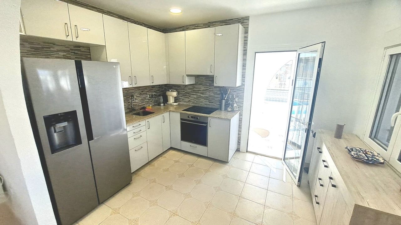 3 bedroom Villa for sale in Orihuela Costa with garage - € 350,000 (Ref: 9864761)