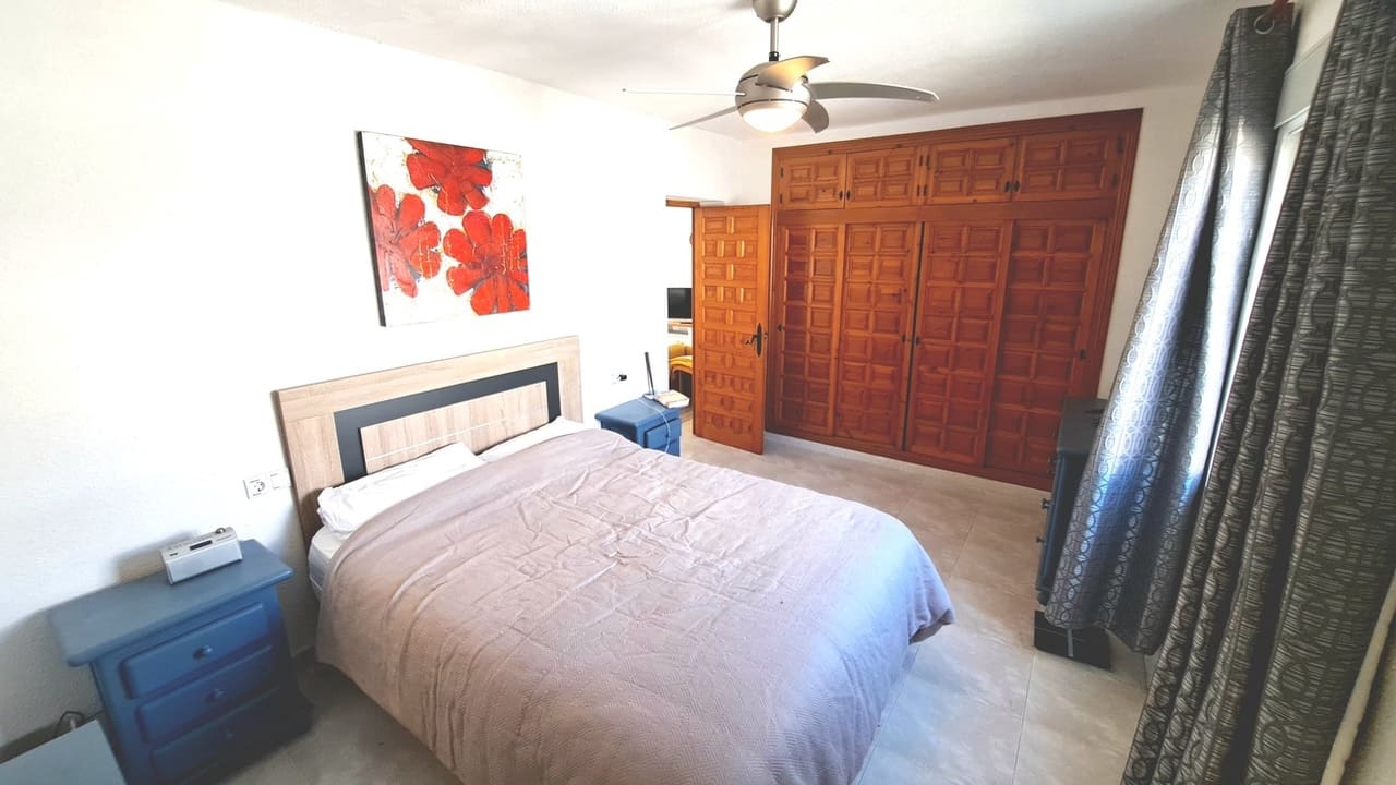 3 bedroom Villa for sale in Orihuela Costa with garage - € 350,000 (Ref: 9864761)