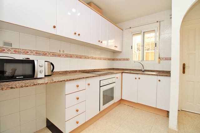 2 soverom Hus til salgs i Villamartin, Orihuela med svømmebasseng - € 162 995 (Ref: 9864765)