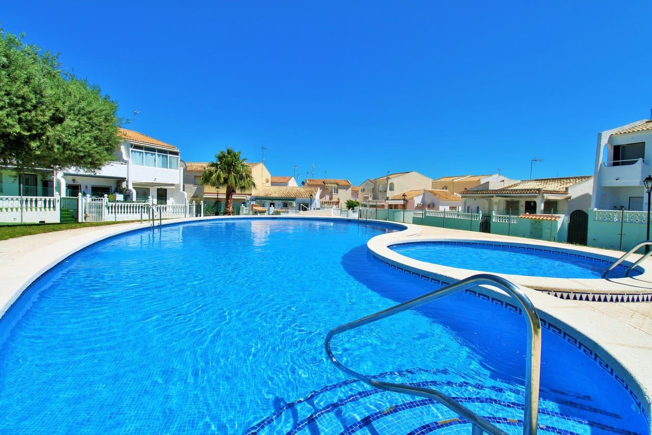 2 bedroom Bungalow for sale in La Florida with pool - € 164,950 (Ref: 9864768)