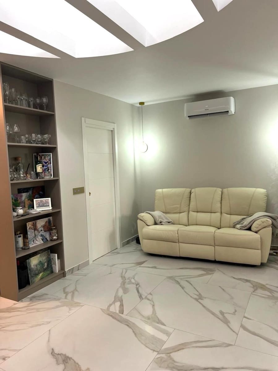 3 bedroom Villa for sale in Orihuela Costa - € 234,000 (Ref: 9866711)