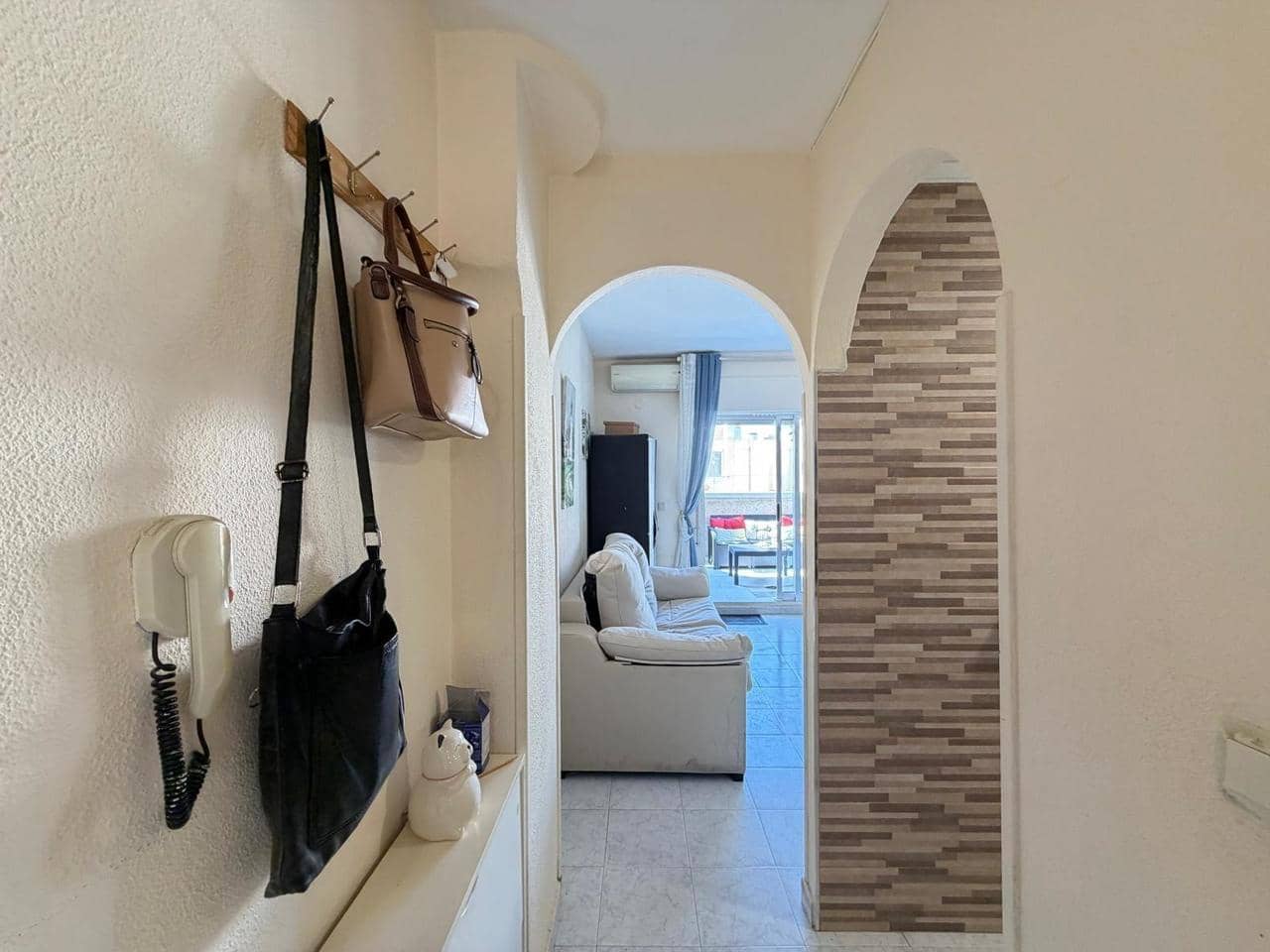 1 soverom Penthouse til salgs i Torrevieja - € 126 000 (Ref: 9868322)