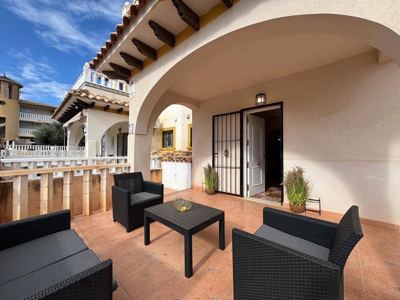 2 bedroom Townhouse for sale in Orihuela Costa with pool - € 219,900 (Ref: 9868330)