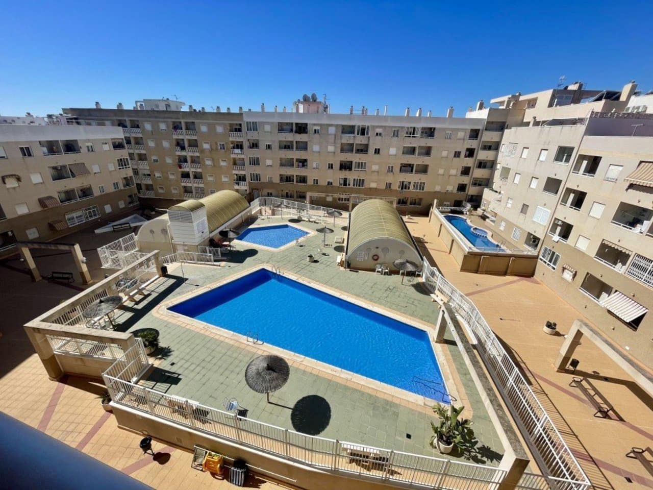 2 soverom Penthouse til salgs i Torrevieja - € 149 900 (Ref: 9868342)