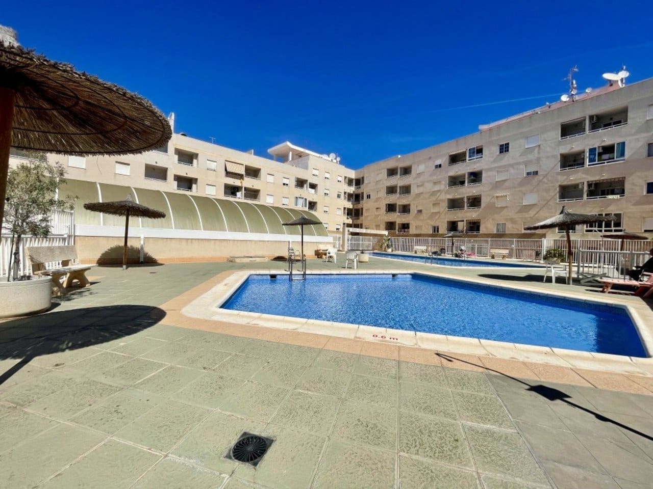 2 soverom Penthouse til salgs i Torrevieja - € 149 900 (Ref: 9868342)