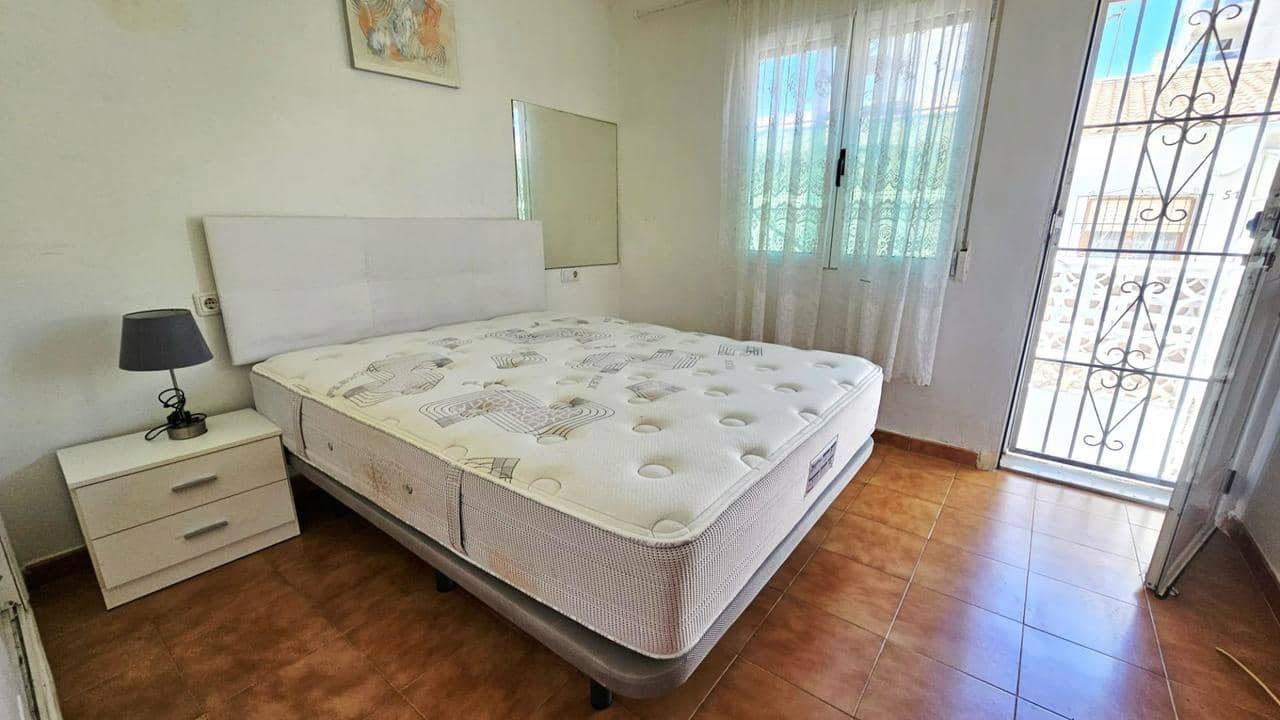 1 quarto Bungalow para venda em Torrevieja - 130 900 € (Ref: 9868344)