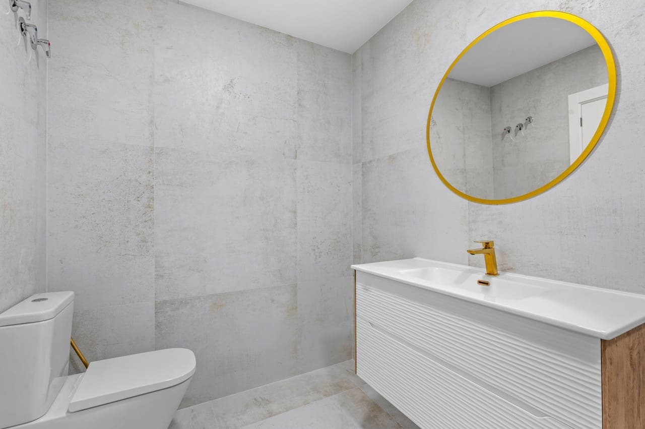 Apartamento de 3 habitaciones en Torrevieja en venta - 275.000 € (Ref: 9869925)