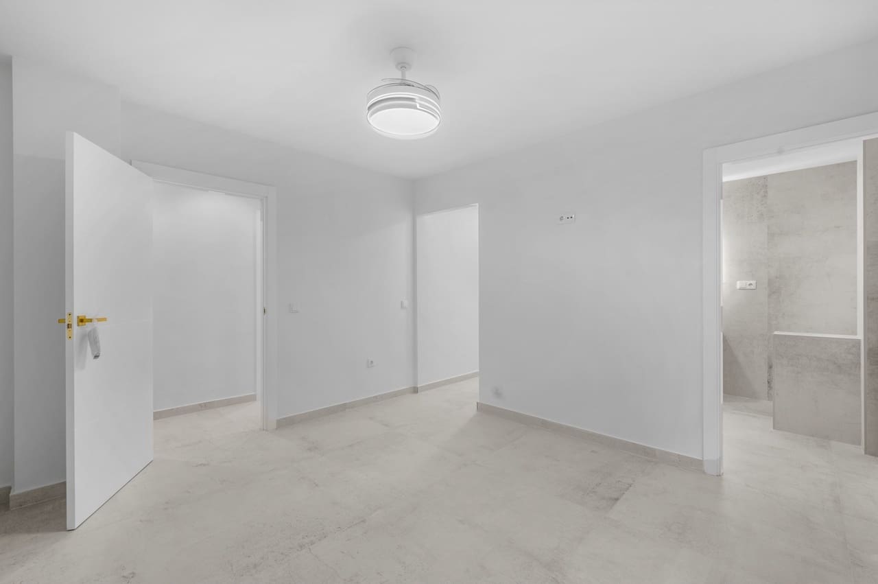 Apartamento de 3 habitaciones en Torrevieja en venta - 275.000 € (Ref: 9869925)