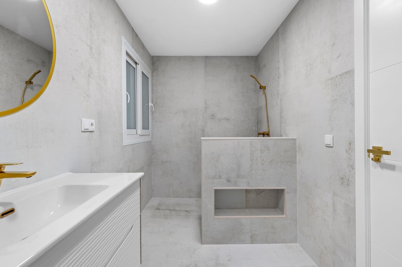Apartamento de 3 habitaciones en Torrevieja en venta - 275.000 € (Ref: 9869925)
