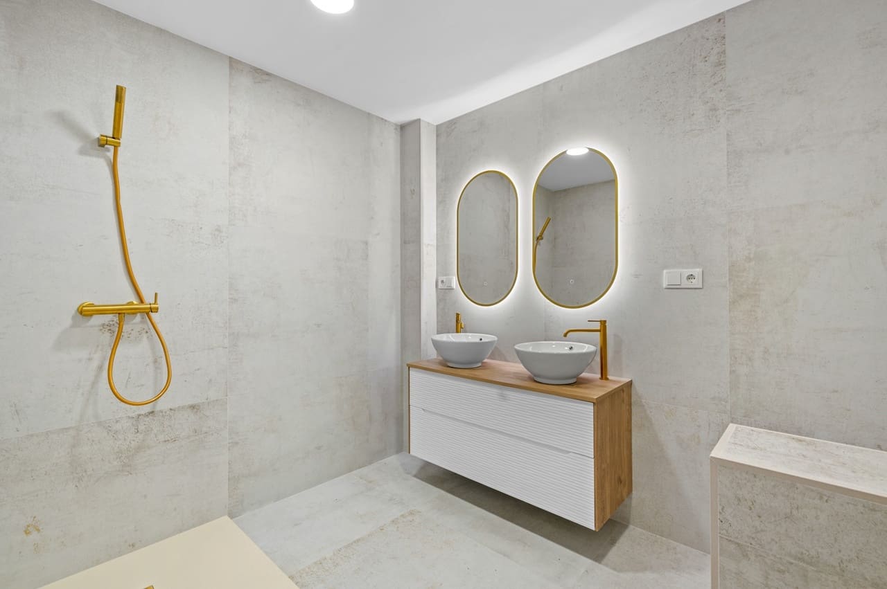 Apartamento de 3 habitaciones en Torrevieja en venta - 275.000 € (Ref: 9869925)