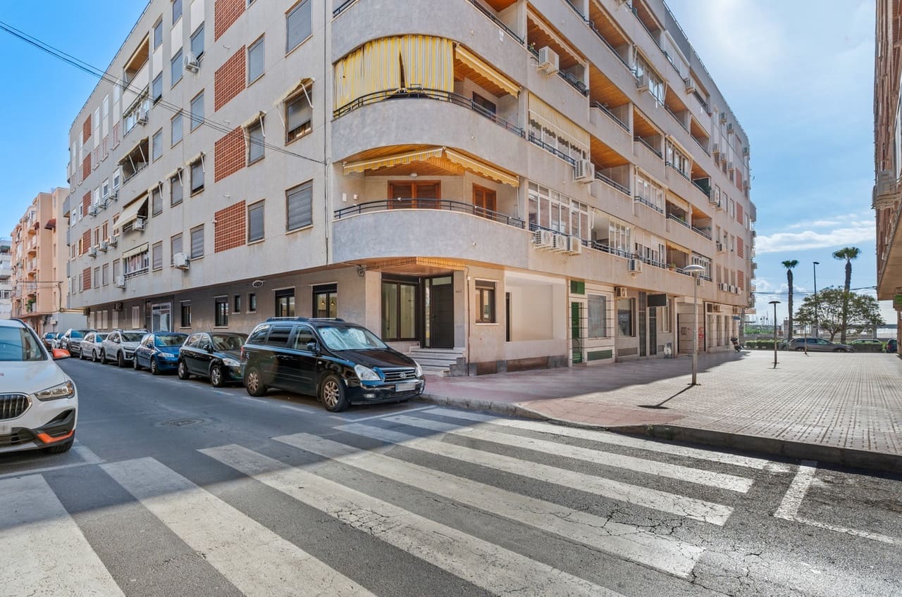 Apartamento de 3 habitaciones en Torrevieja en venta - 275.000 € (Ref: 9869925)