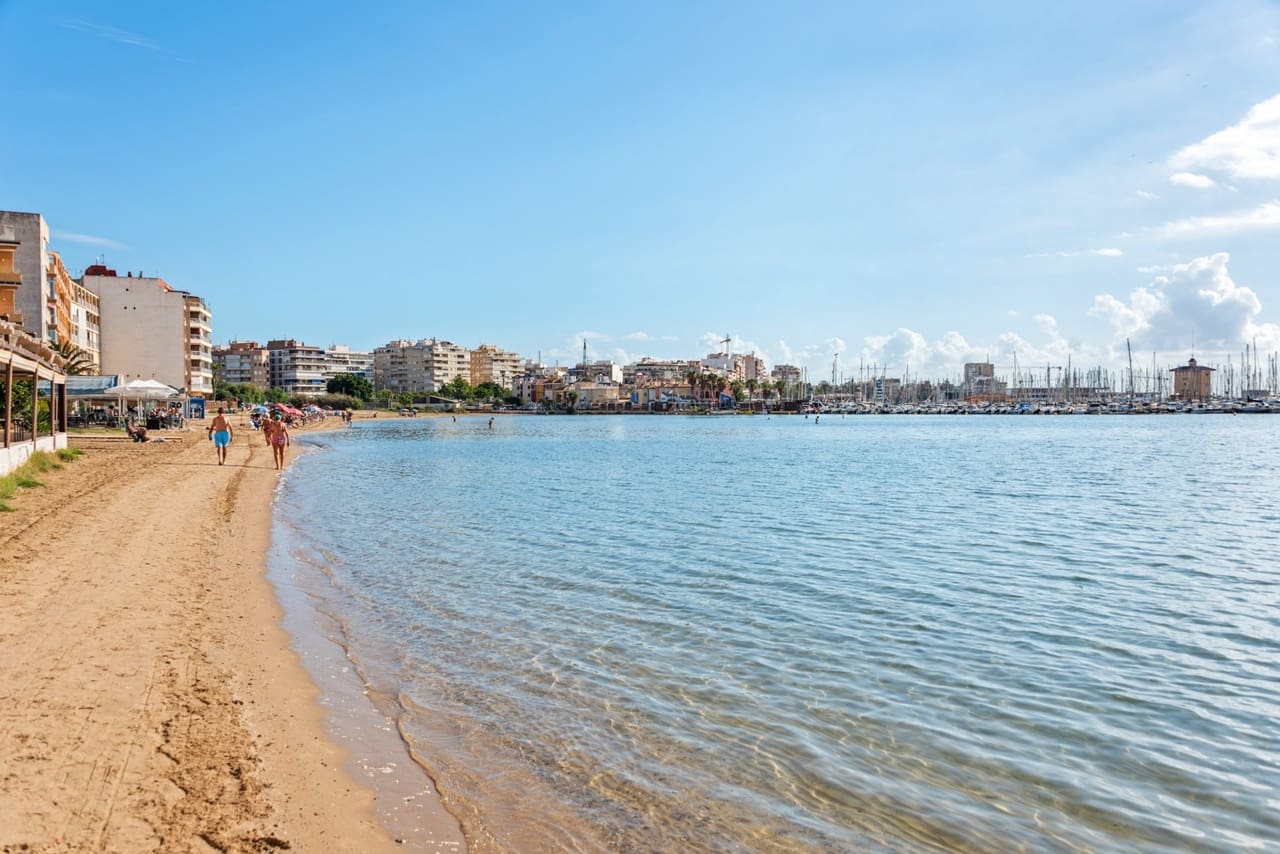Apartamento de 3 habitaciones en Torrevieja en venta - 275.000 € (Ref: 9869925)