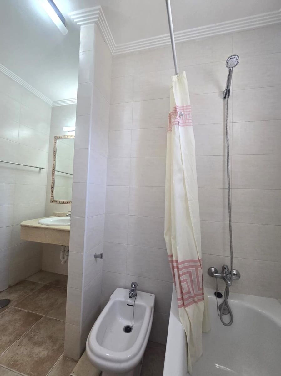 3 sypialnia Penthouse na sprzedaż w Torrevieja z basenem - 295 000 € (Ref: 9871638)