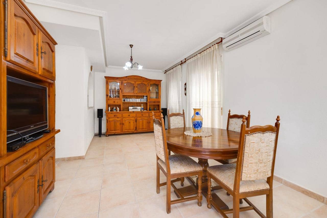 3 chambre Maison de Ville à vendre à Torrevieja avec piscine - 215 000 € (Ref: 9878127)