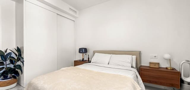 Apartamento de 2 habitaciones en Dehesa de Campoamor, Orihuela en venta con piscina garaje - 259.000 € (Ref: 9878130)