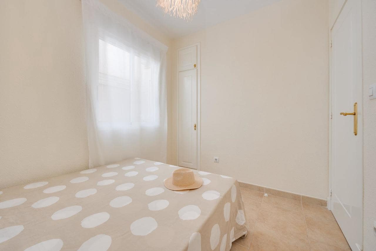 2 soveværelse Bungalow til salg i Torrevieja med swimmingpool - € 179.900 (Ref: 9878135)