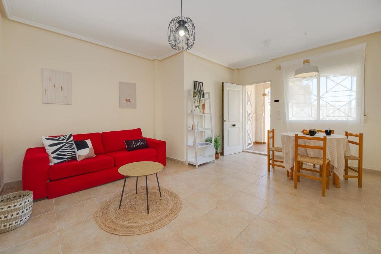 2 soveværelse Bungalow til salg i Torrevieja med swimmingpool - € 179.900 (Ref: 9878135)